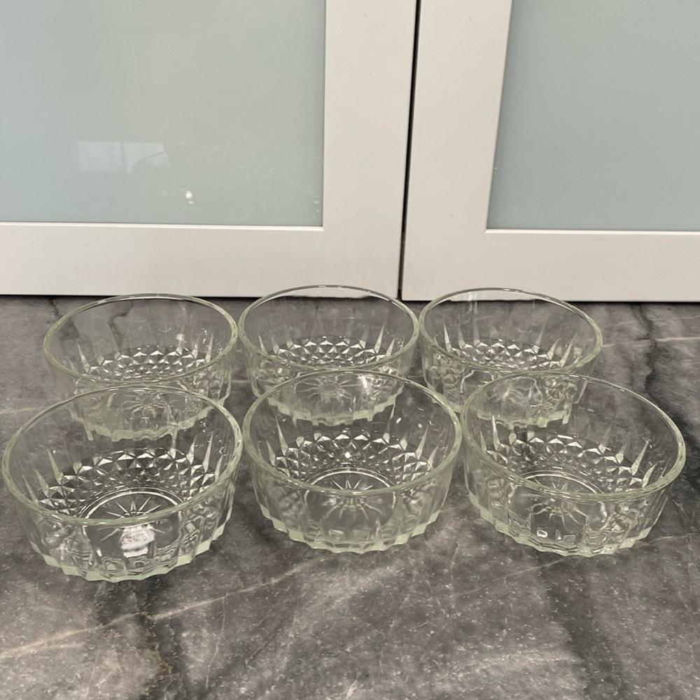 Arcoroc Starburst Pattern Sm Berry/Sherbet Bowl.  Set of 6.  Made in USA.